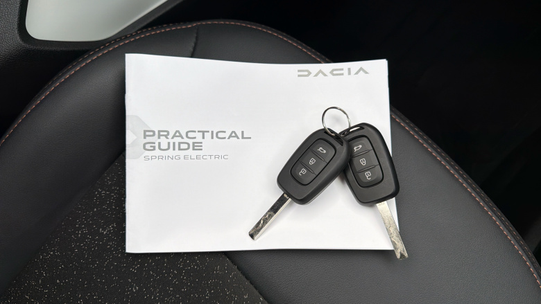 Dacia Spring 27kWh Extreme 65 48kW 5dr Auto Electric Hatchback